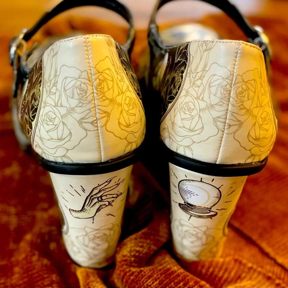 Chocolaticas Esoteric High Heels Sark Chocolate Designs. Witchy and fun! - Picture 3 of 3